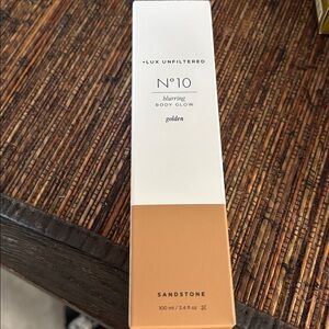 Lux Unfiltered No. 10 Blurring Body Glow golden sandstone